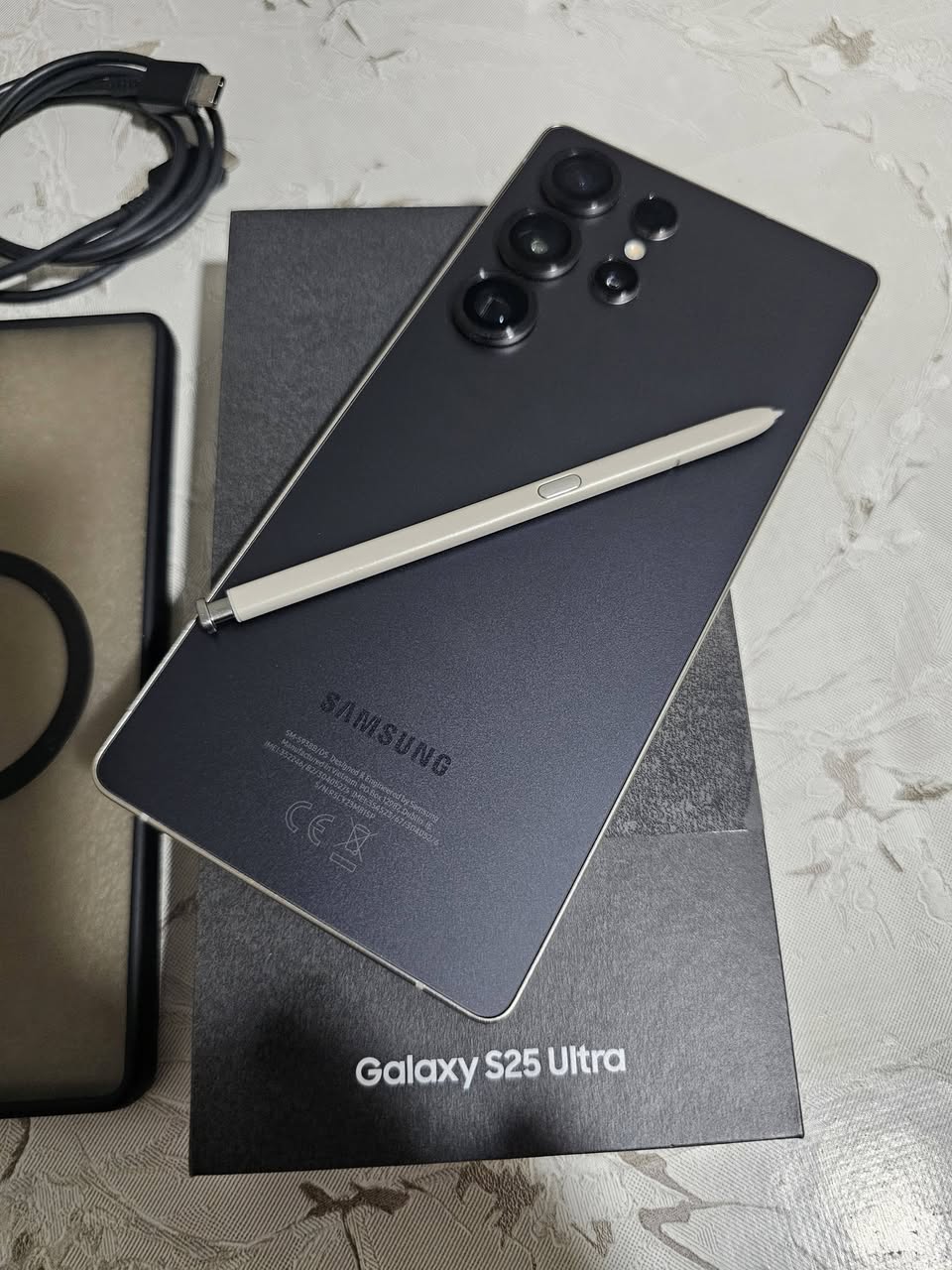 SAMSUNG GALAXY S25 ULTRA yeni durumdadır,