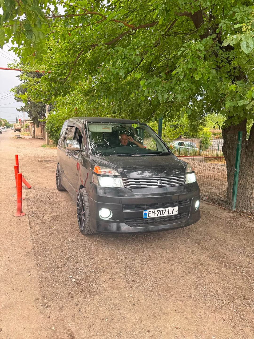 Թոյոթա Վոքսի 2002 թվական — 3,700 դոլար