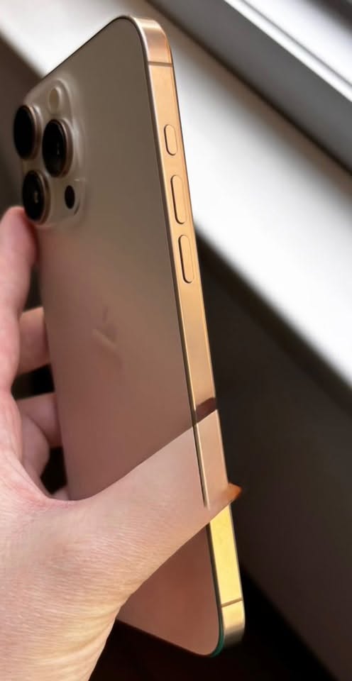 iPhone 16 Pro Max, batareya 89%
