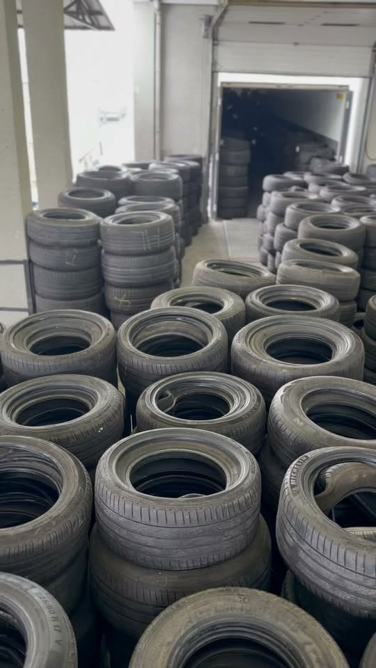 Large database of cheapest tires