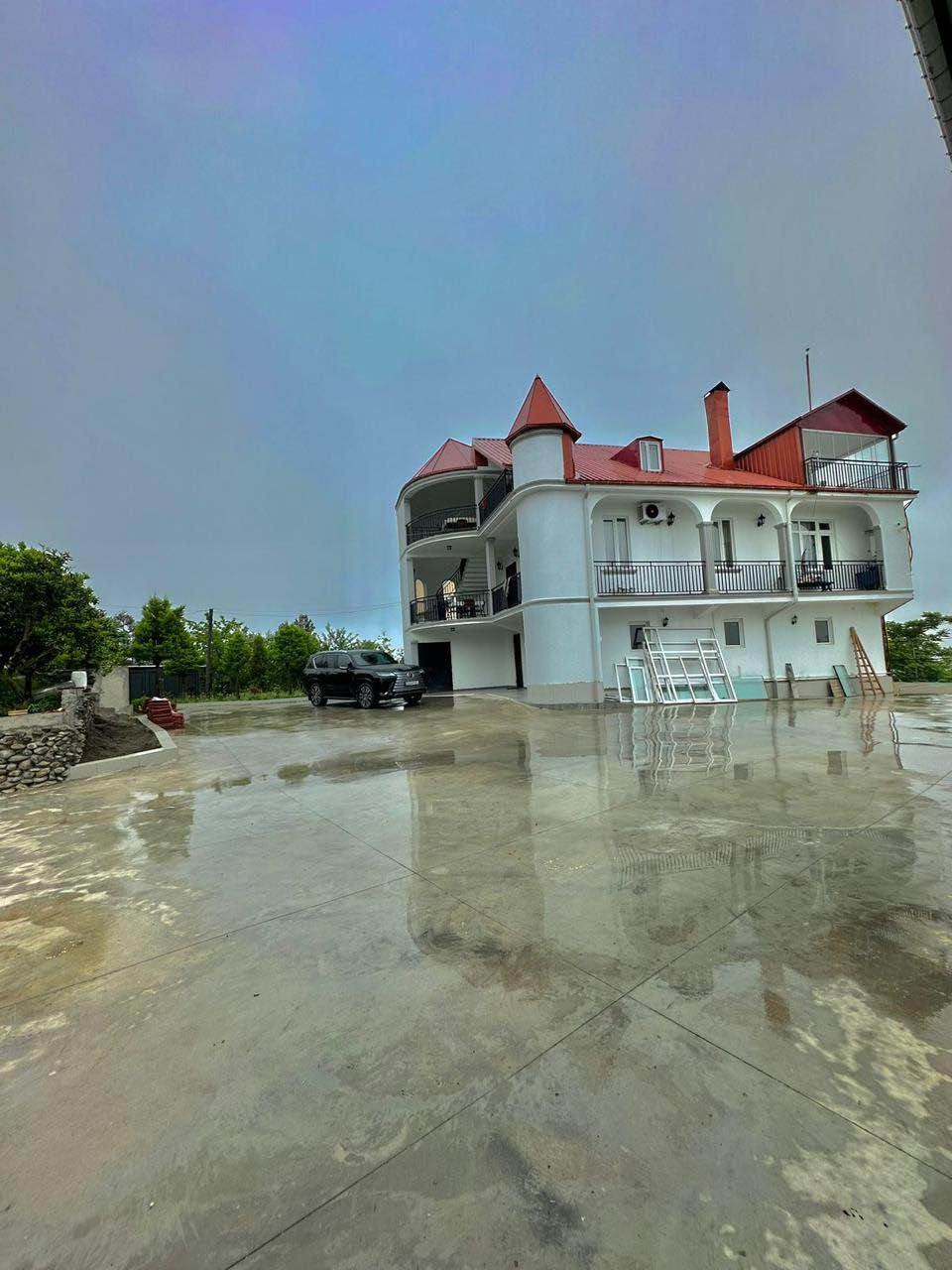 🏡 Բաթումում վարձակալության առանձնատուն 3 — 100₾