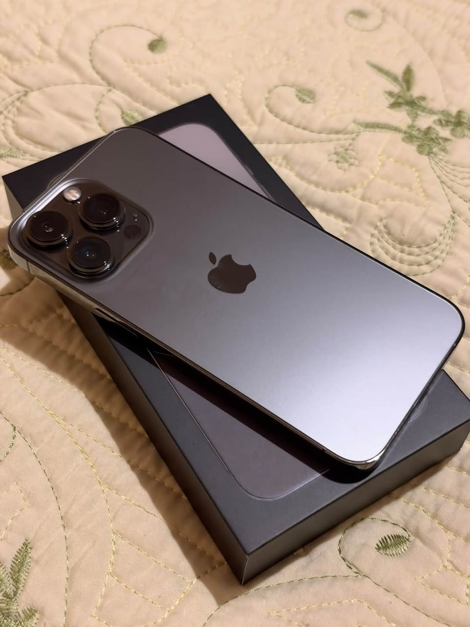 iPhone 13 Pro for sale, in ideal condition, — 1,100₾