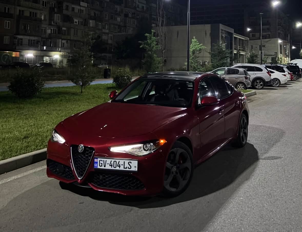 Alfa Romeo Giulia 2017 — $12,300