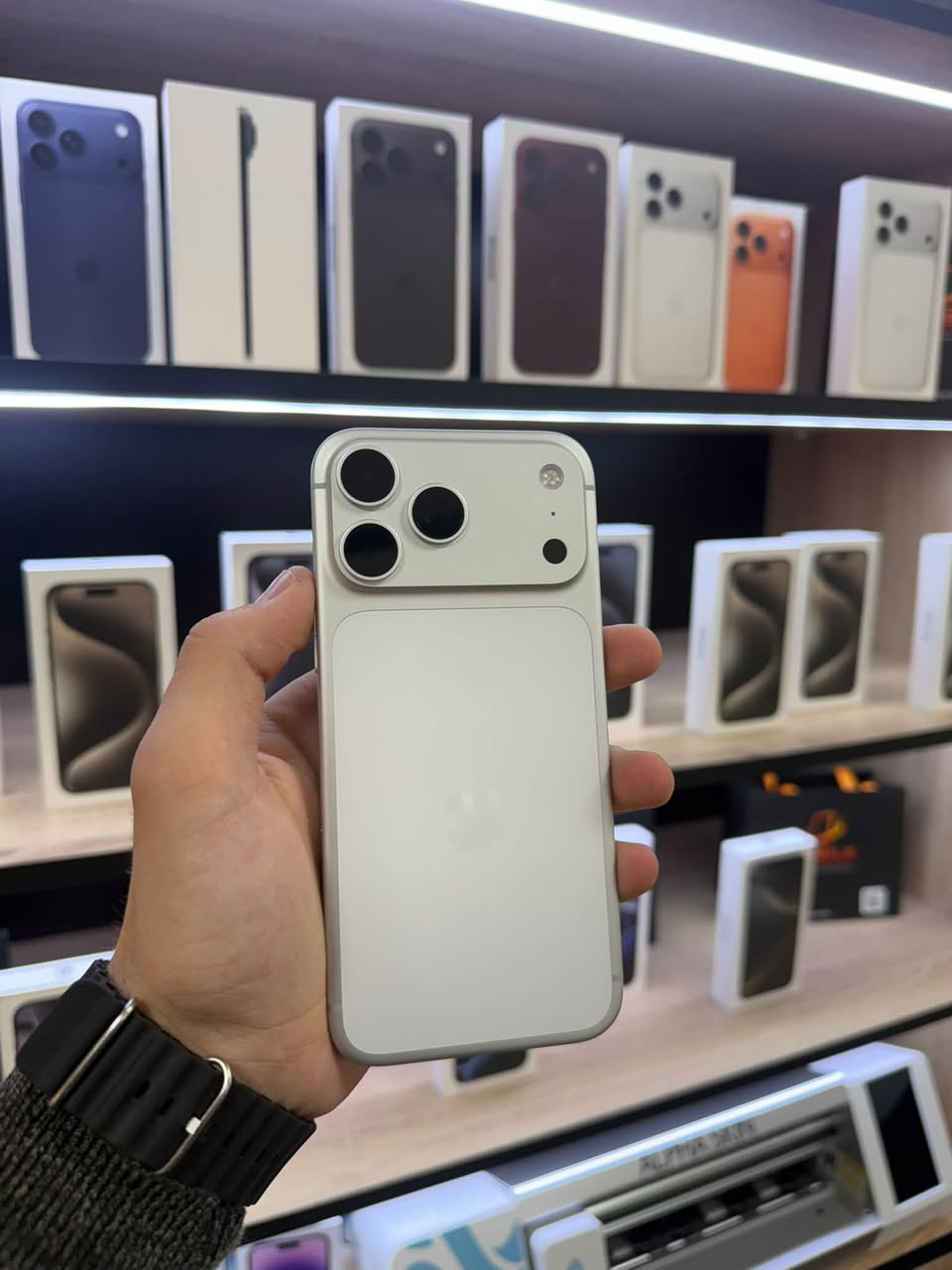 iPhone 17 Pro Max 256GB, 100% battery