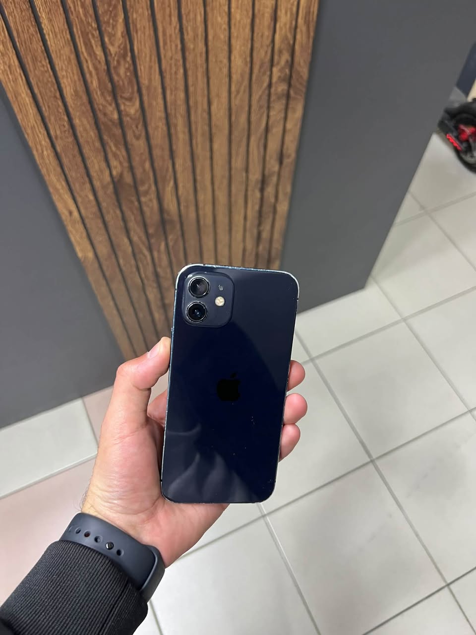 iPhone 12 lav vichakum