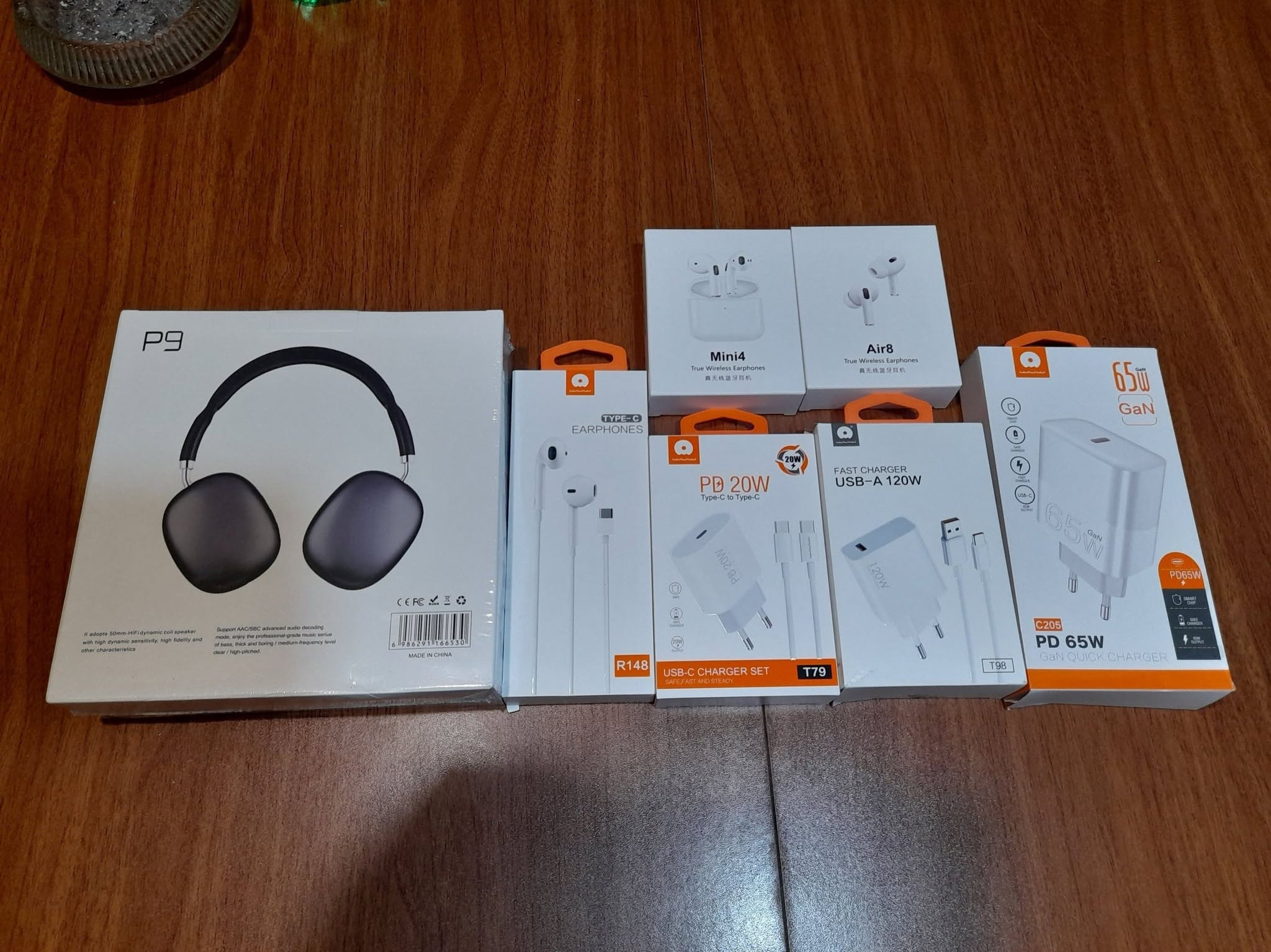 Earphones and chargers bundle set