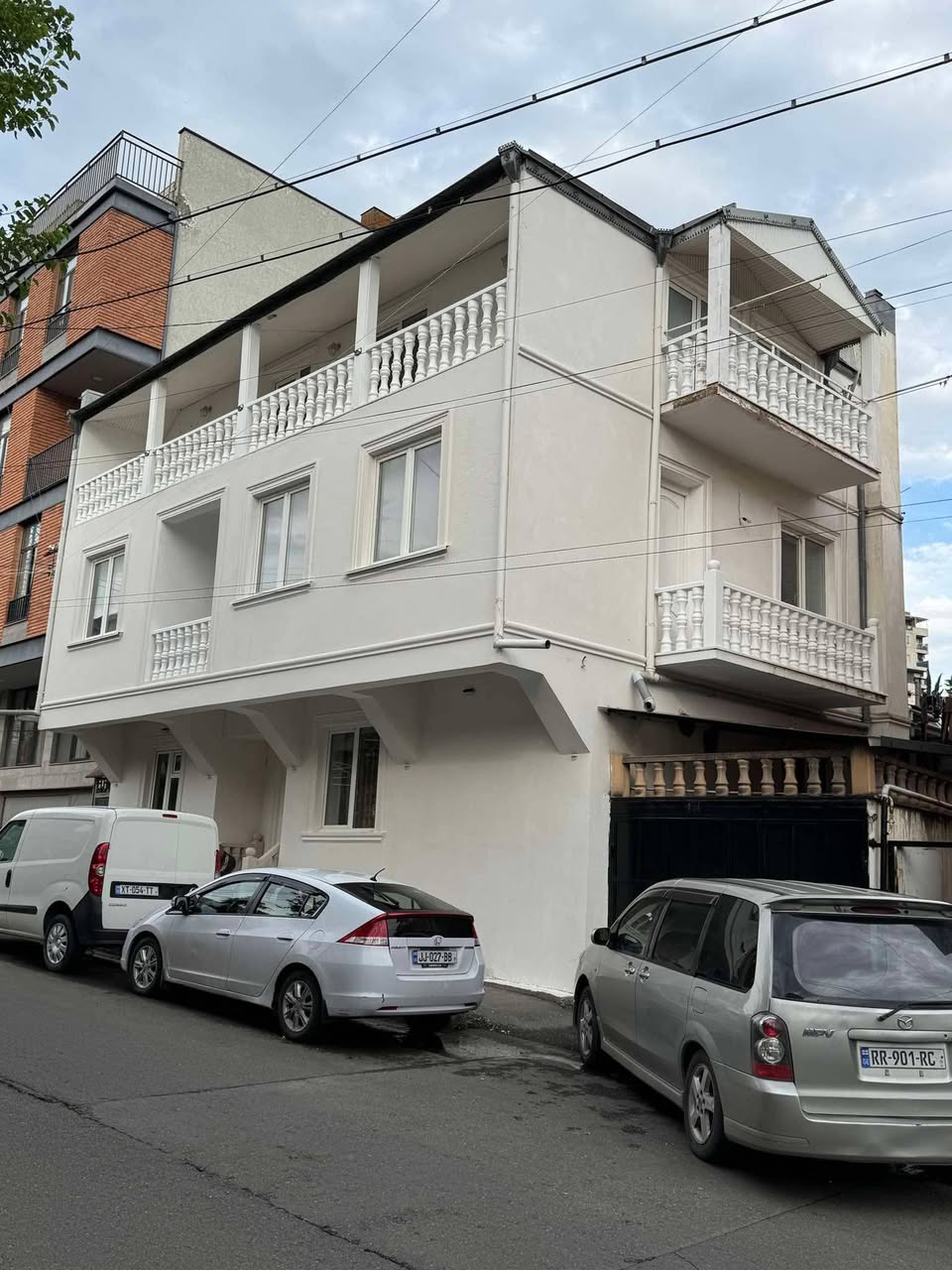Ev, Tbilisi — $2,000