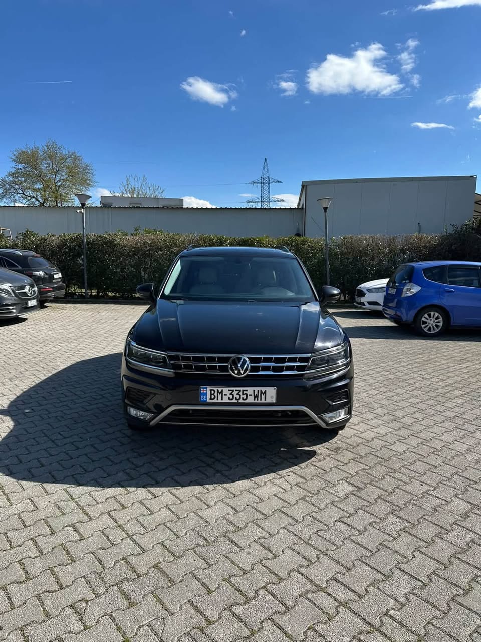 Volkswagen Tiguan 2018 — 12,000$