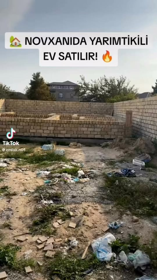 Novxanıda yarımtikili ev satılır