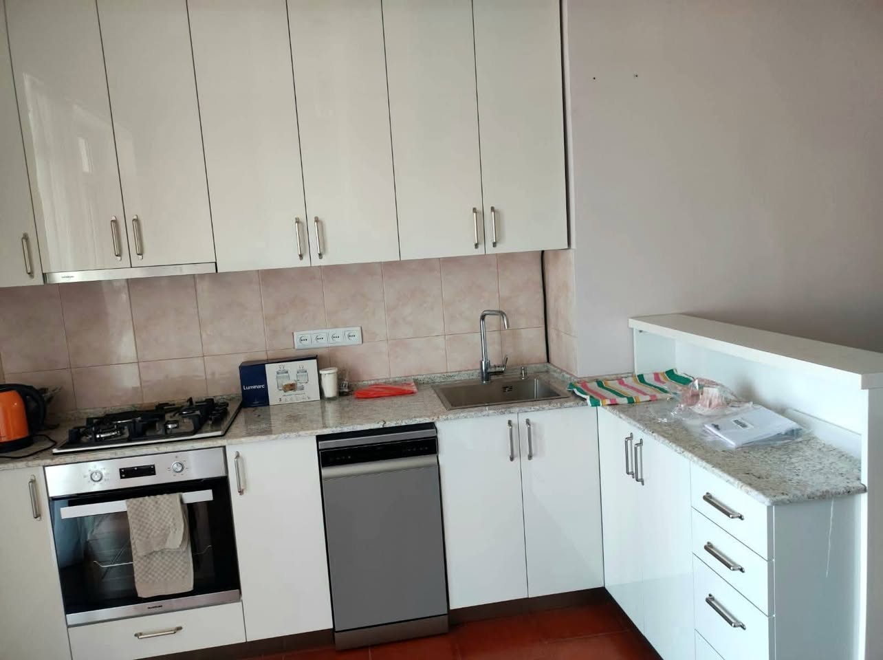 2-room apartment for rent, Batumi — $800