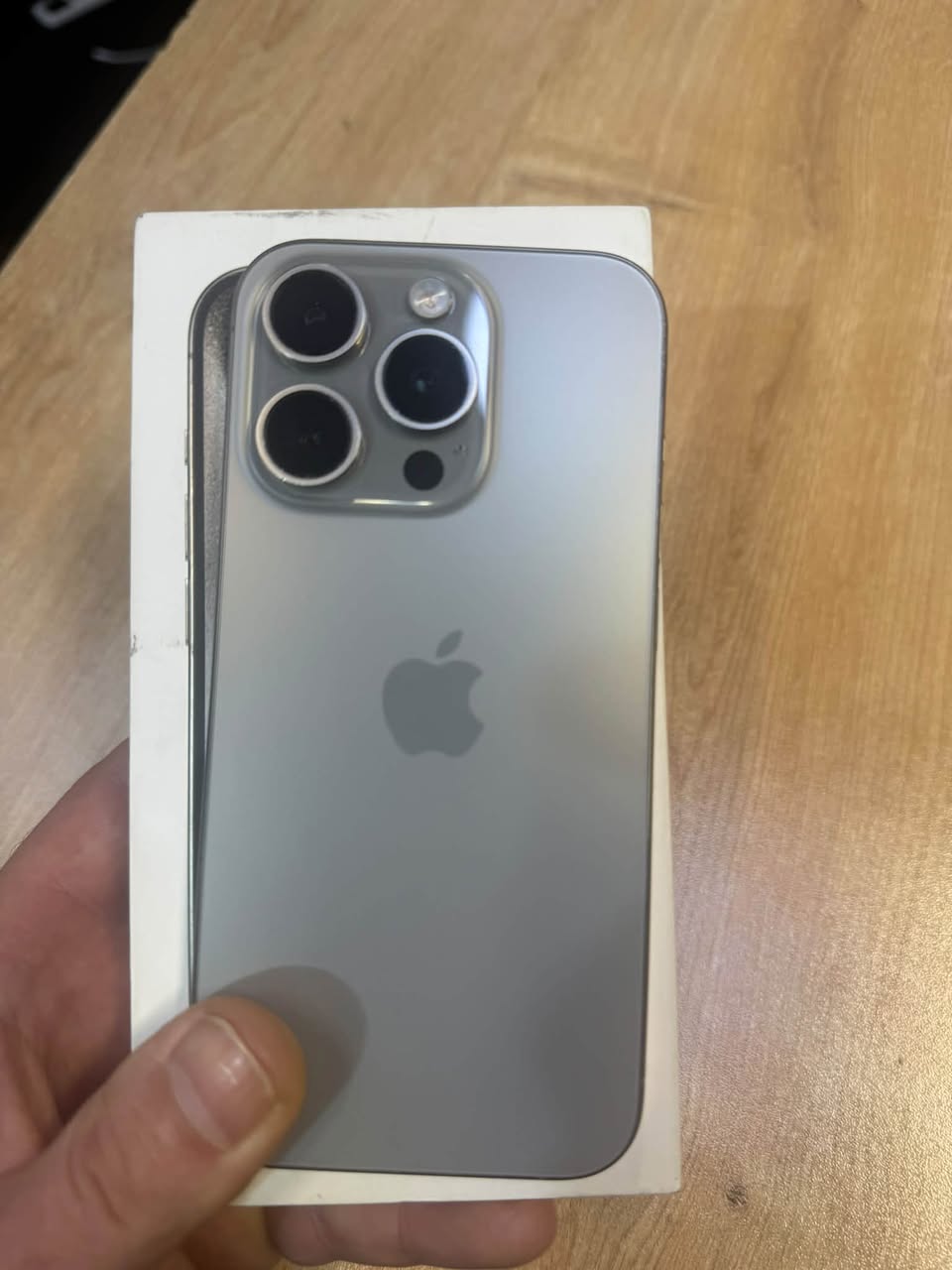 iPhone 15 Pro 128 Gb tupov — 160,000 AMD