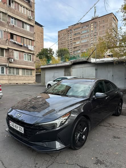 Hyundai Elantra 2021