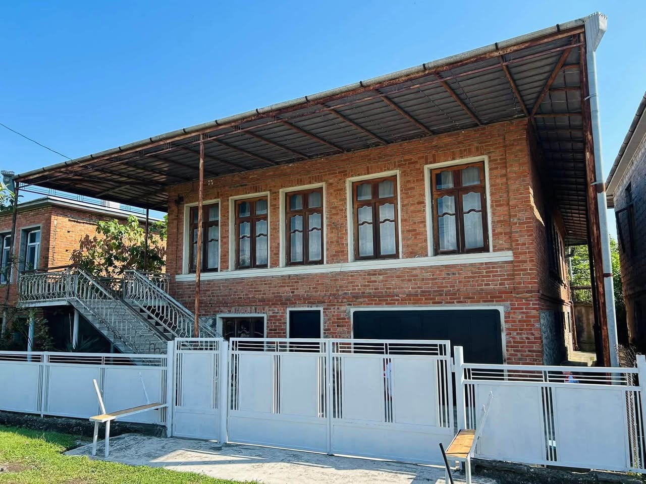 Տուն, աններքին բակ — $70,000