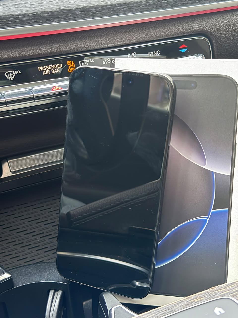 iPhone 16 Pro Max, pil 93%