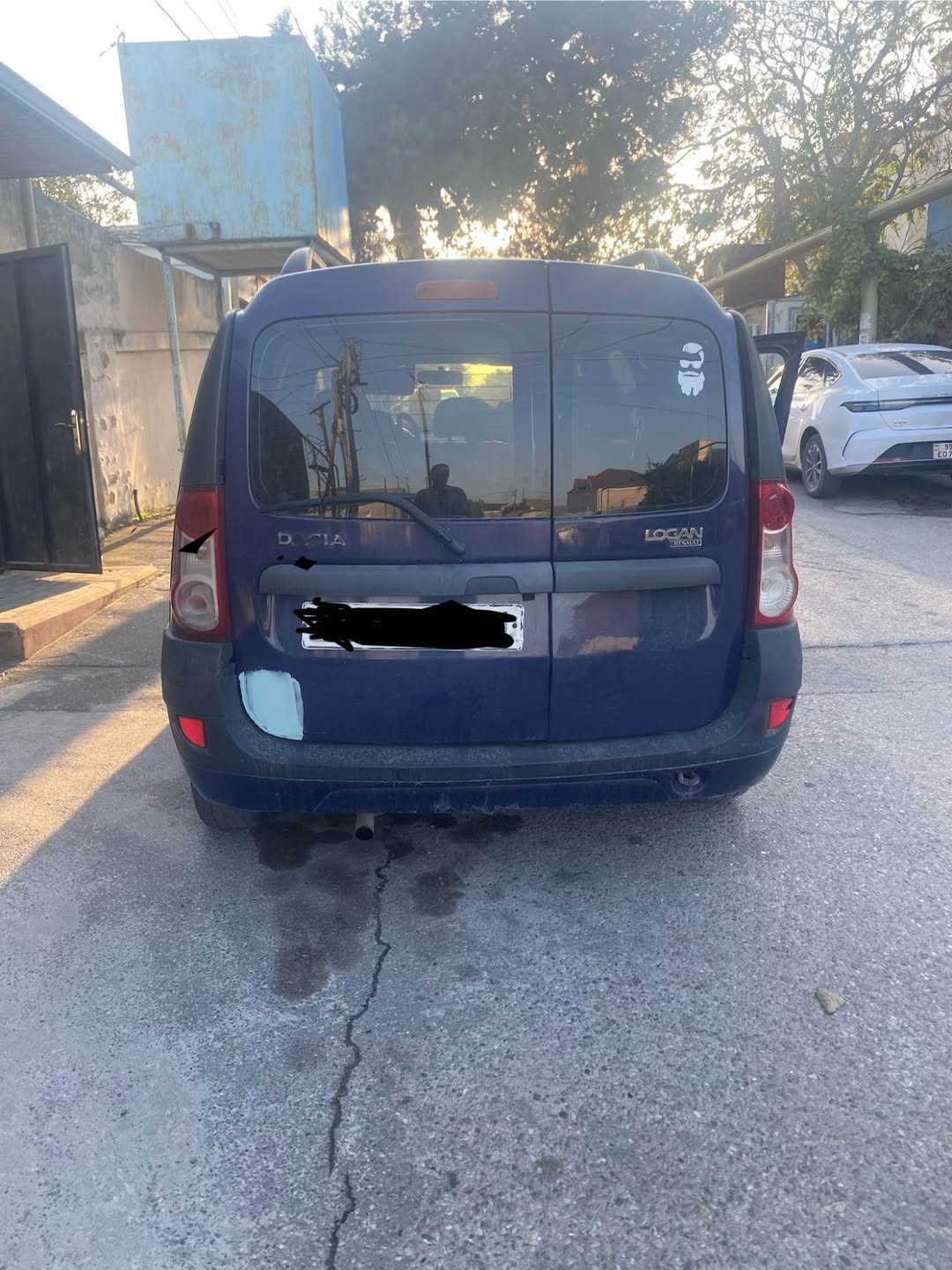 Avtomobil