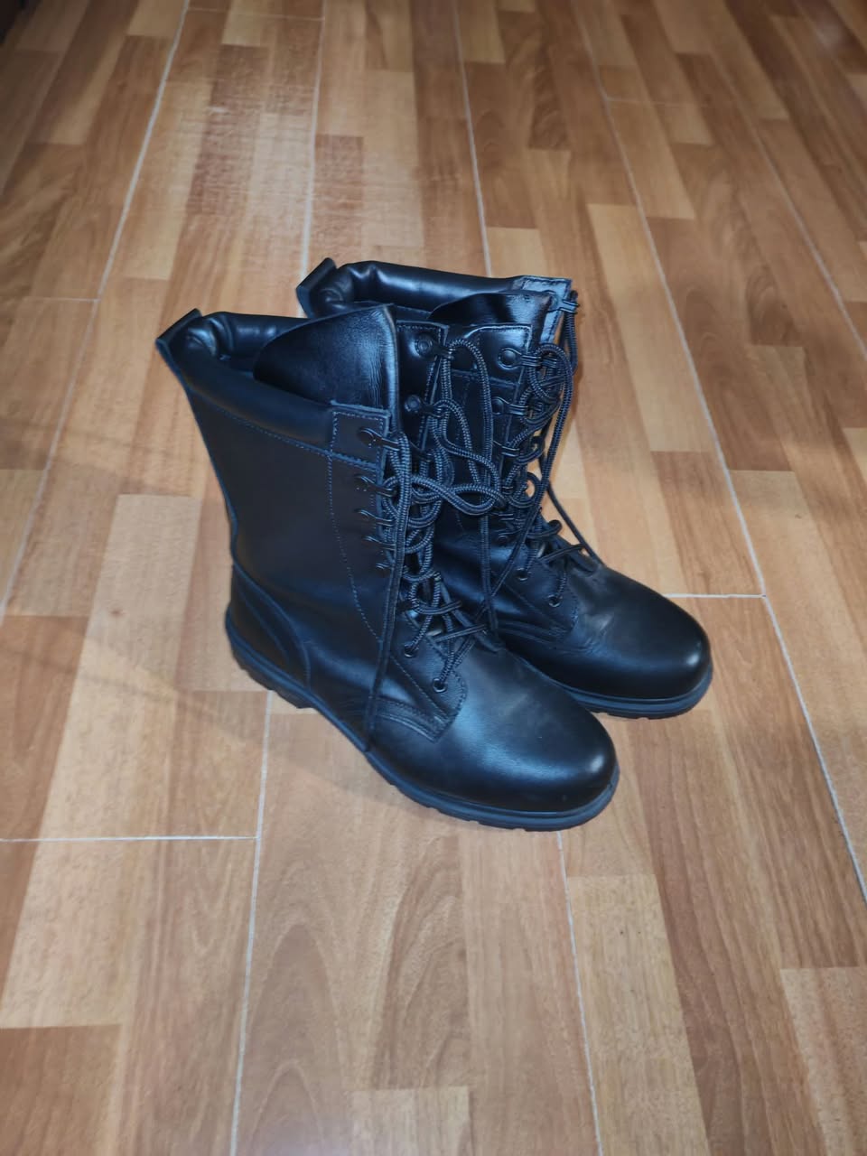 Men's leather military boots size 42 are sold for 130₾