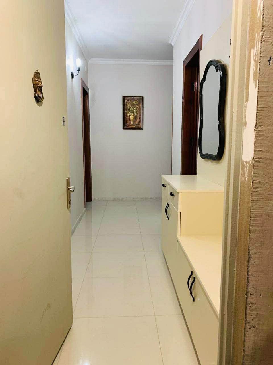 Վարձակալության է հանձնվում 3 սենյականոց բնակարան, Բաթումի