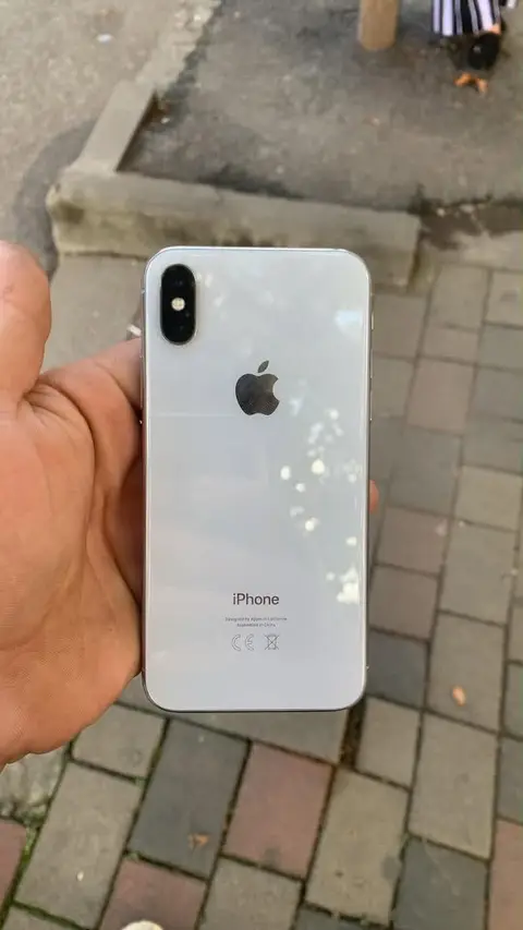 iPhone X 64GB, 100% battery
