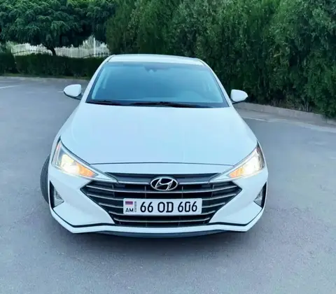 Hyundai Elantra 2020