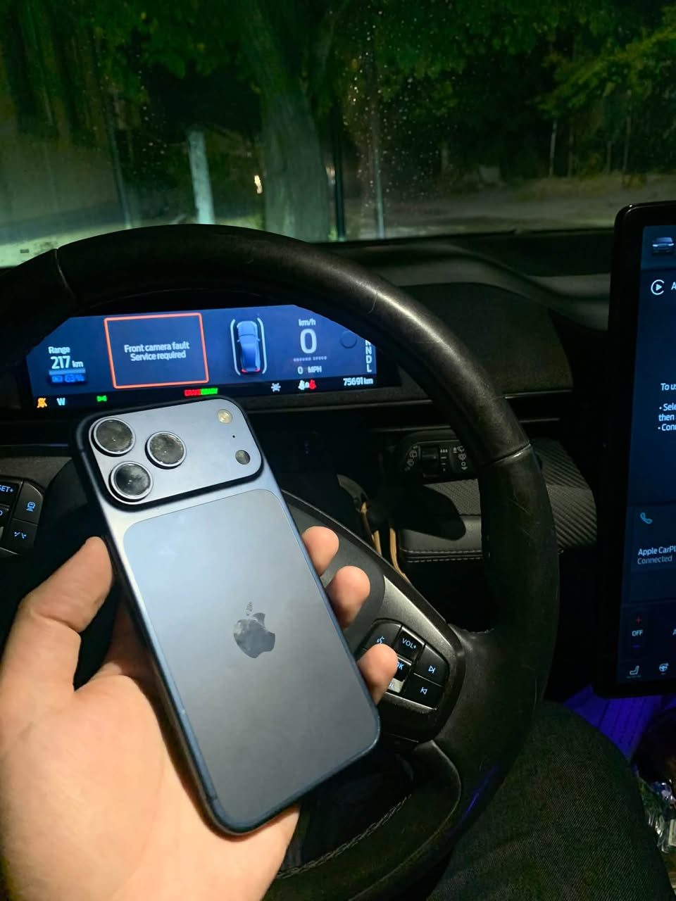 iPhone 17 Pro Max 100% Tupov — 389,000֏