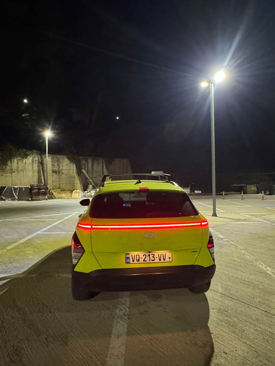 Kona 2025 il — az zədələnmiş, 14,900$