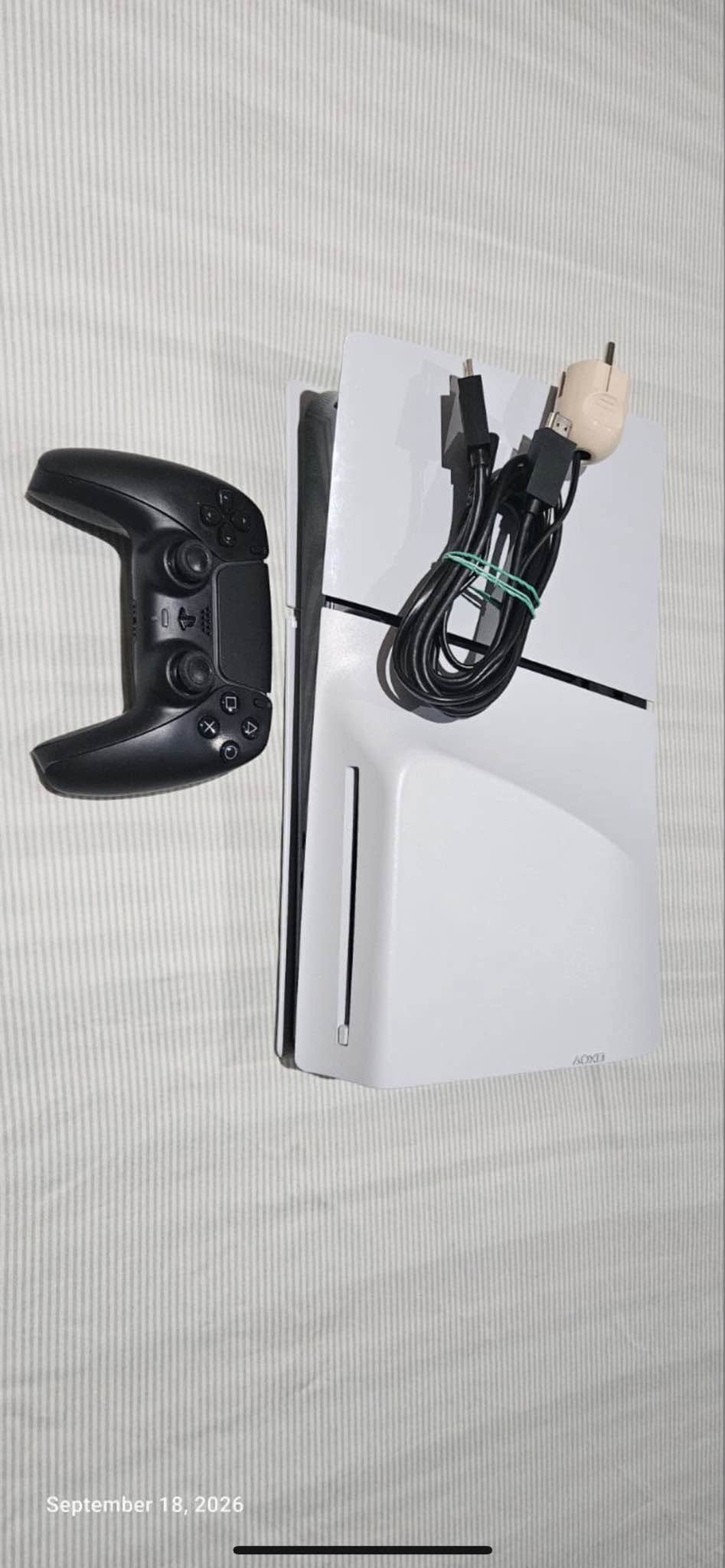 PlayStation 5 Slim diskli, kumanda ile birlikte