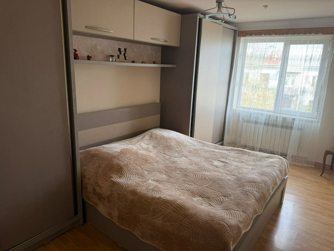 იყიდება 4-ოთახიანი ბინა, ქუთაისი — $102,000