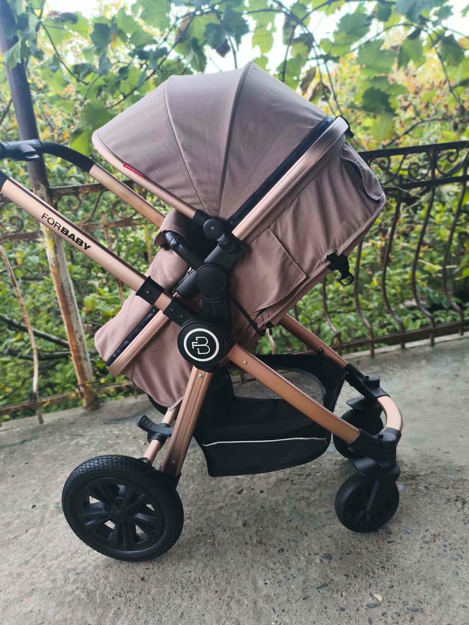 Bebe arabası, mükemmel durumdadır
