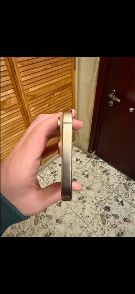 iPhone 16 Pro Max Gold 512GB, pil %91