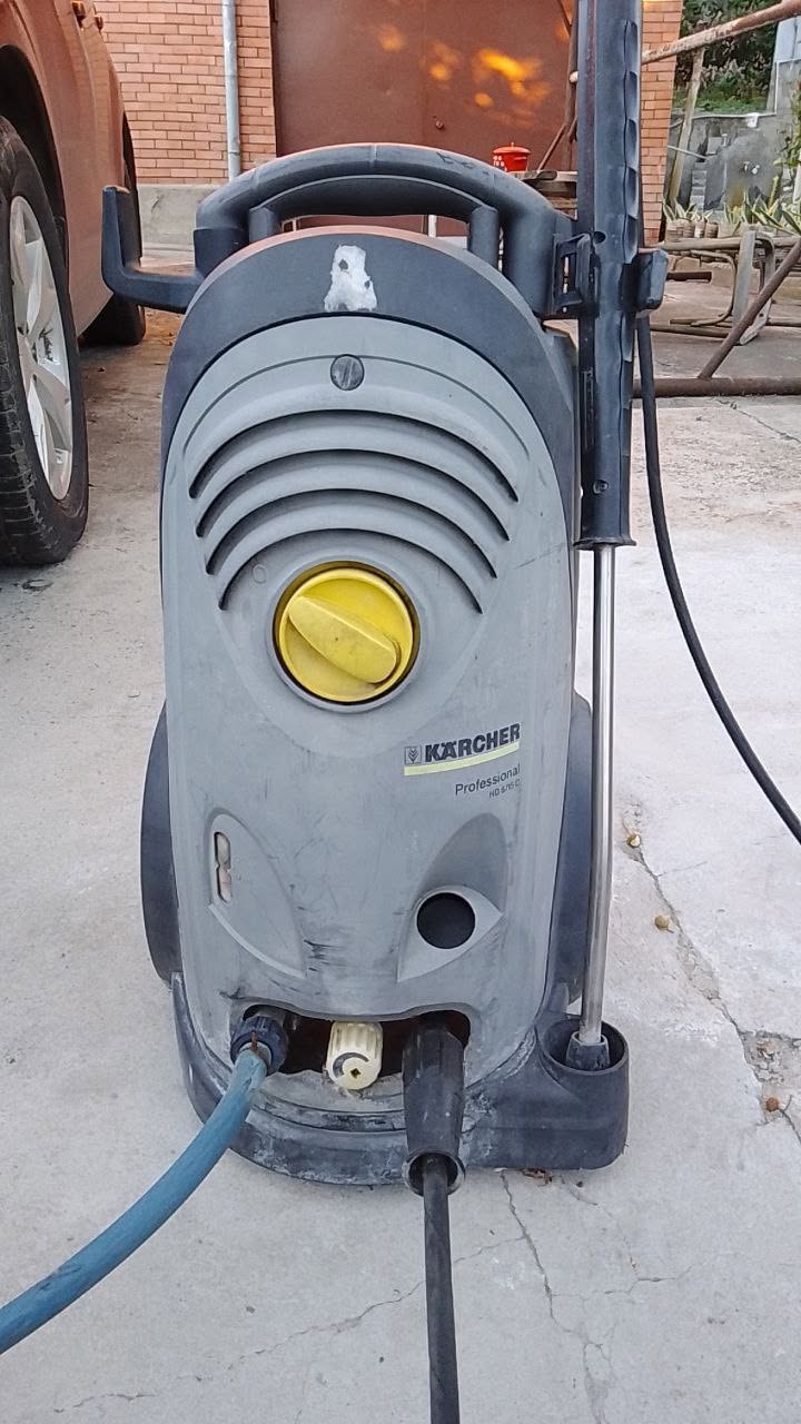 High pressure washing machine Karcher is for sale — 2,400₾