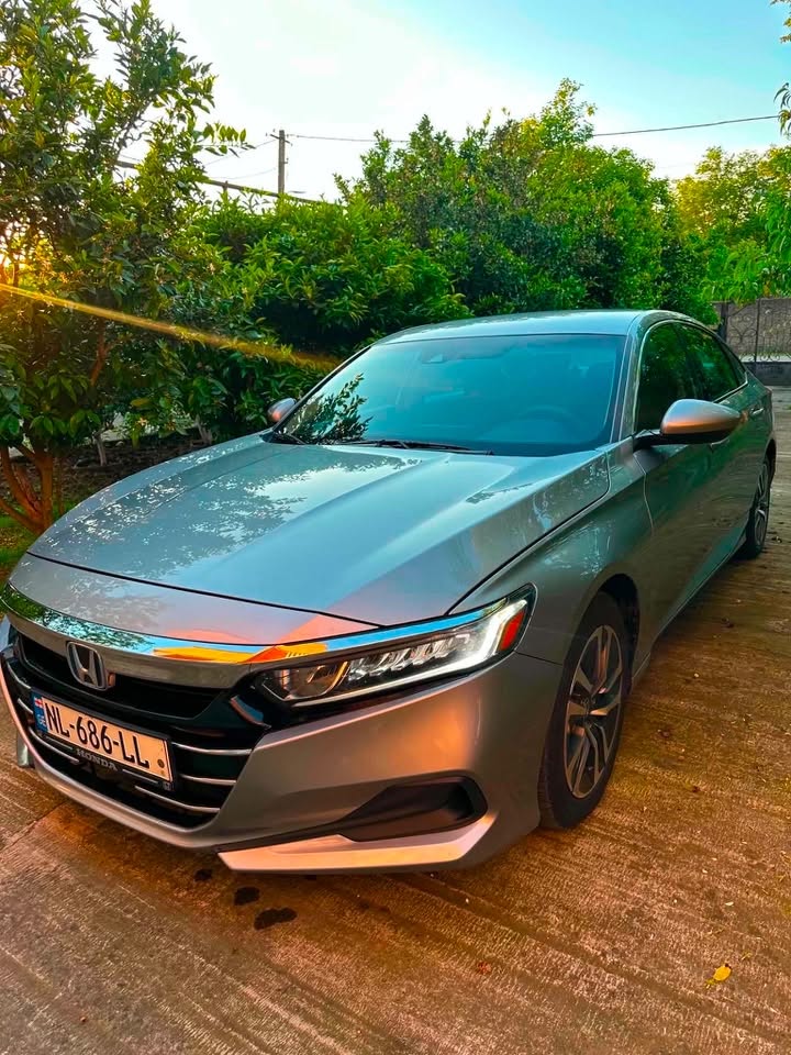 Honda Accord Hibrit araba 72,000 mil - 11,800$