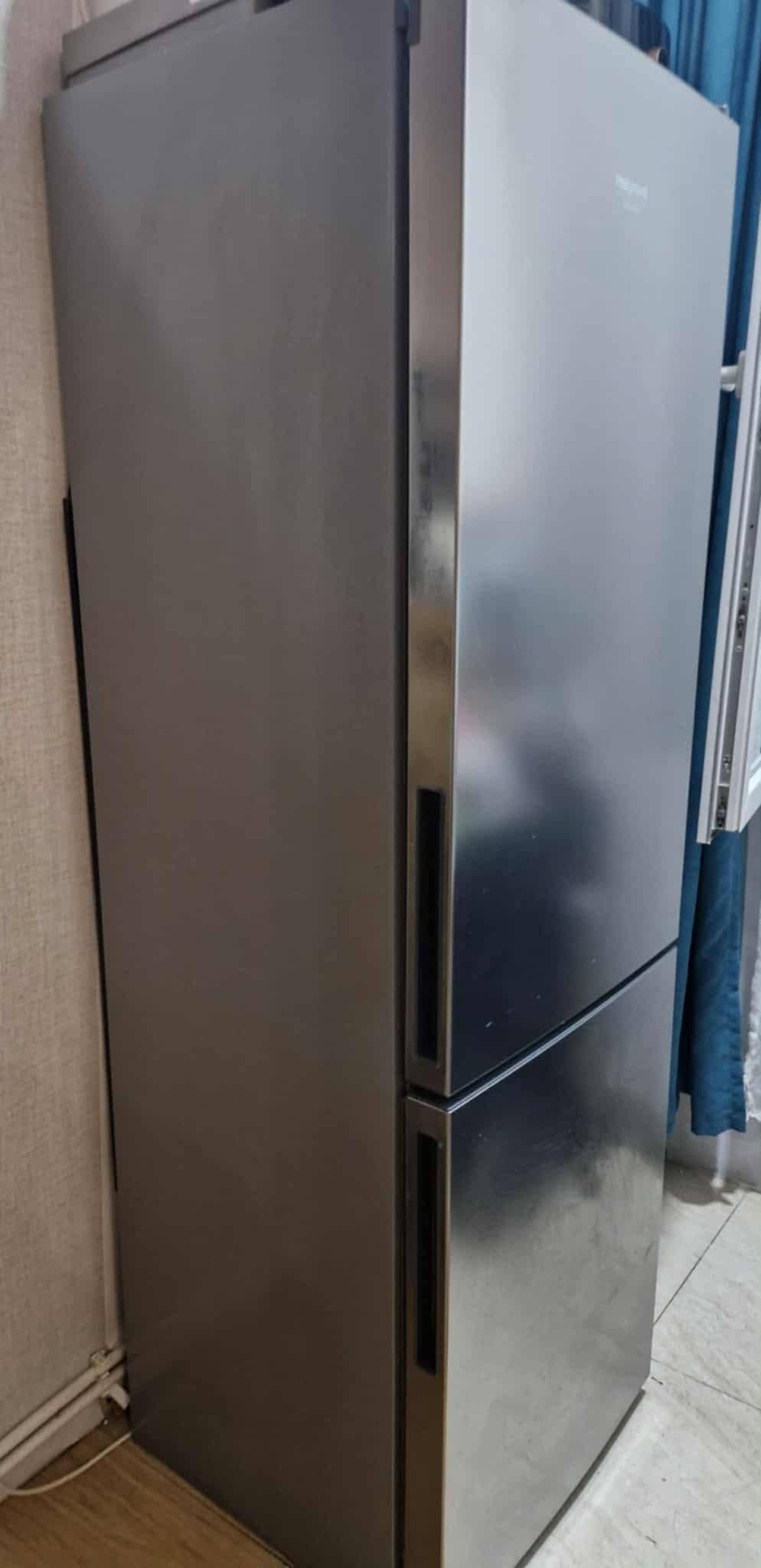 For sale is a used refrigerator in good condition ✅