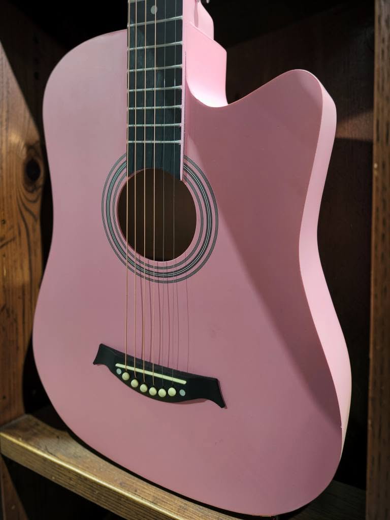 Çəhrayı gitara 3/4 ölçüsü. 30000֏ yaxşıdır