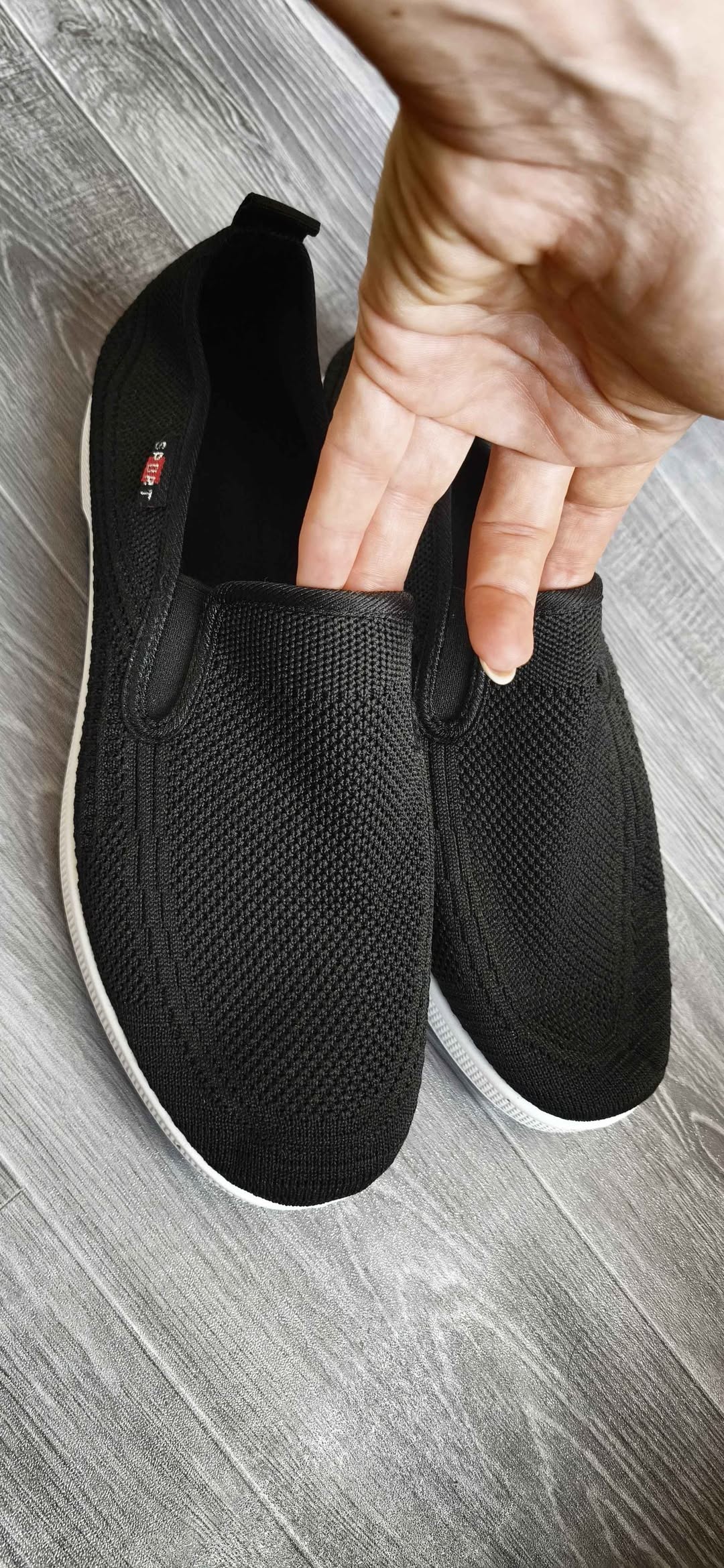 New black knit slip-on shoes, size 43-44