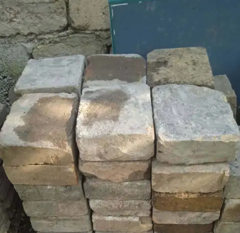 Հրակայուն աղյուս և պողպատե թերթեր