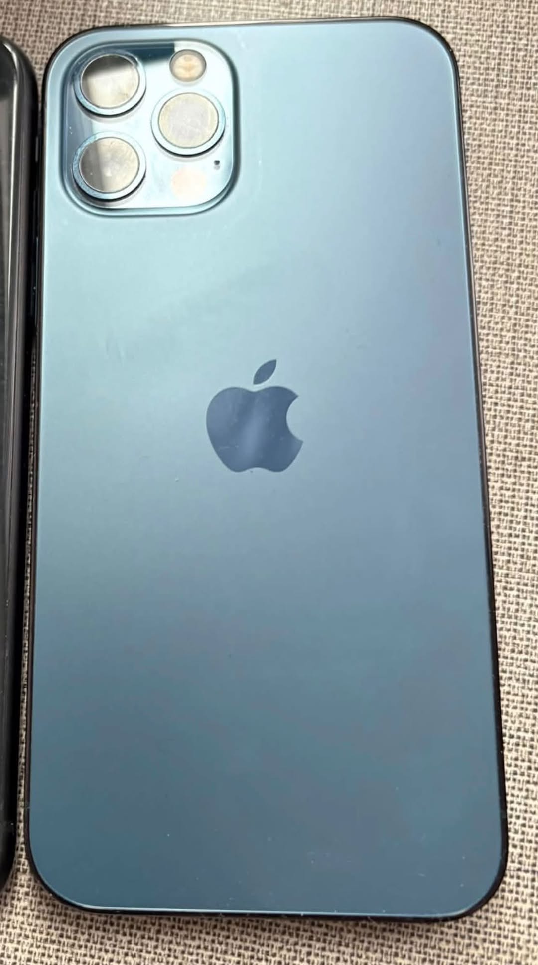 iPhone 12 Pro 🔋79% comes with box