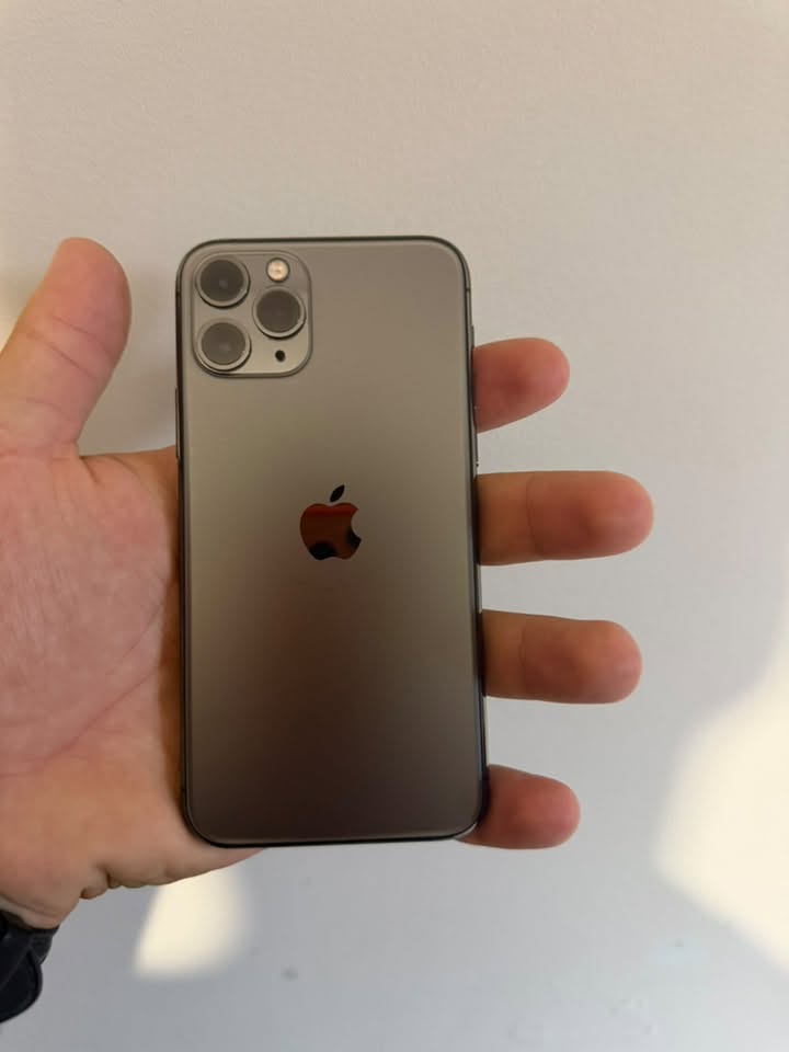 Acil satılık!!! IPhone 11 Pro Space — 350₾
