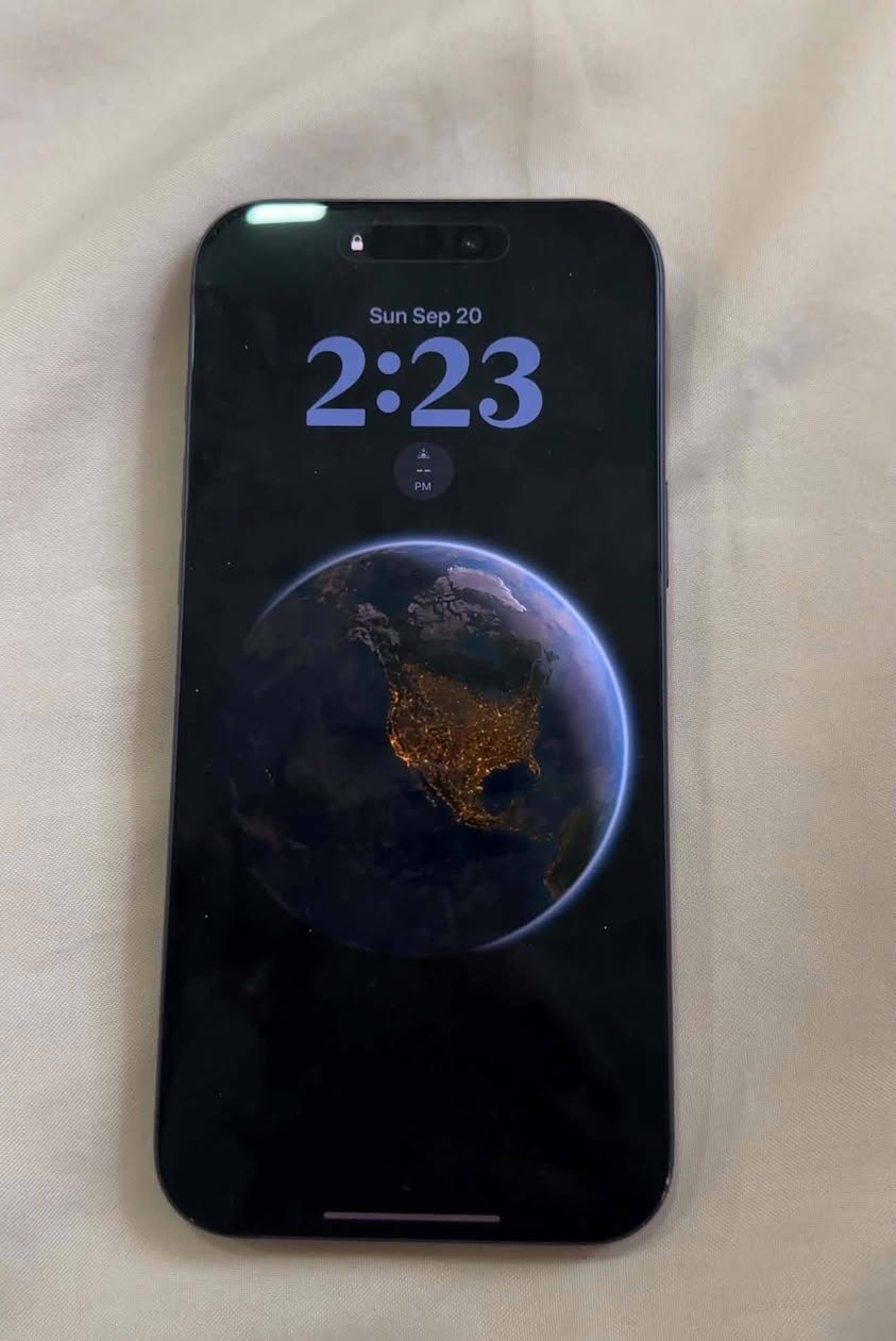 17 Pro Max 512GB (esim) satılık — 3,400$