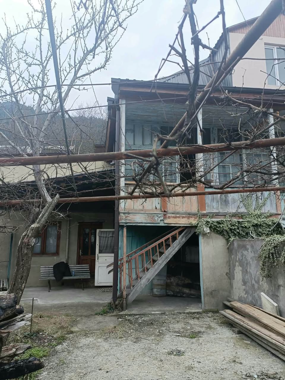 Satılır ev bağıyla Borçomda təcili!!! Qiyməti — 67,000$
