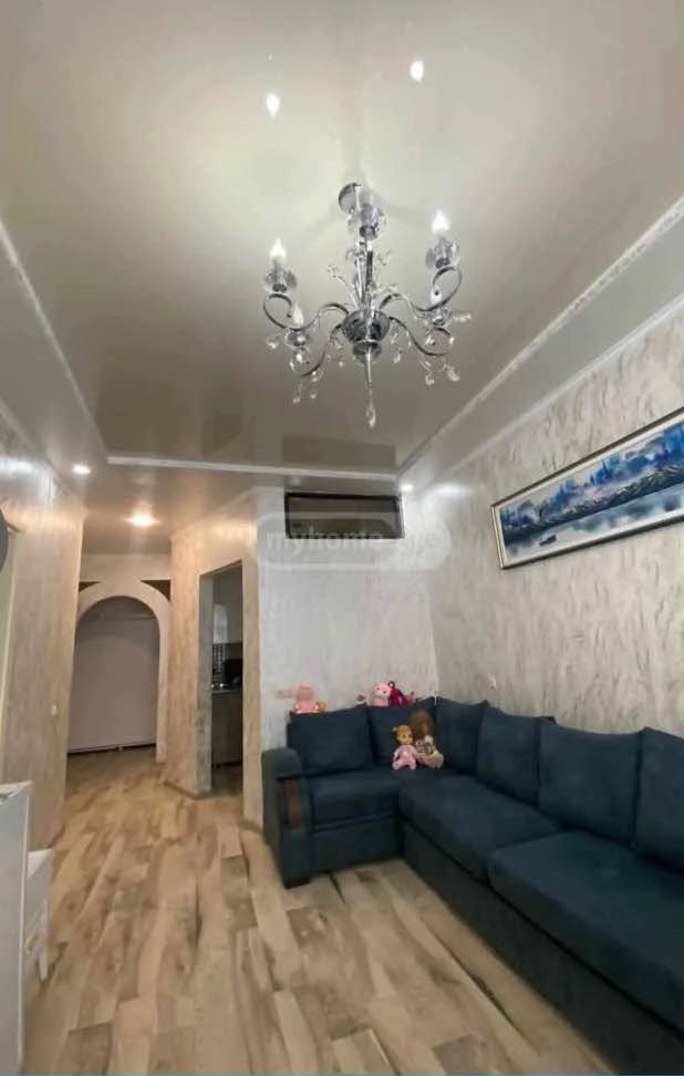 იყიდება 3-ოთახიანი ბინა, ბათუმი — $113,000