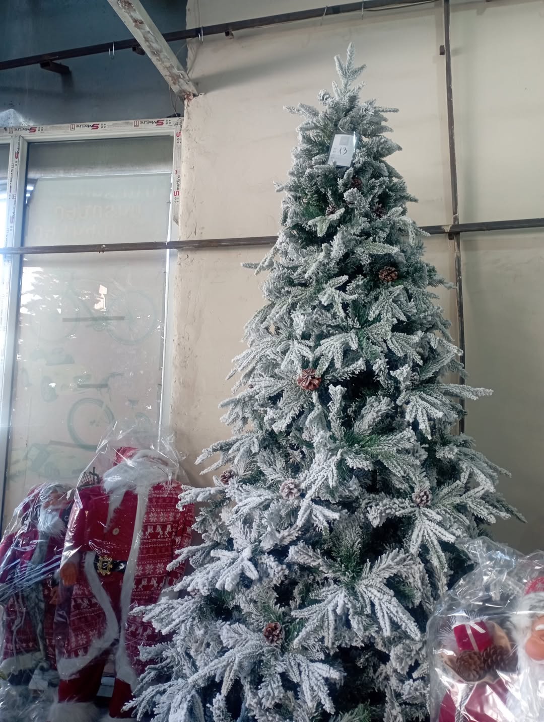 Qarlı silikon milad ağacları məqbul qiymətlərlə. Ölçüləri