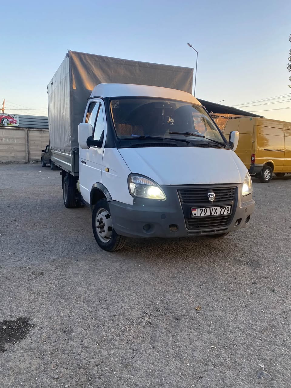 Yük maşını 2005 — 5,700$