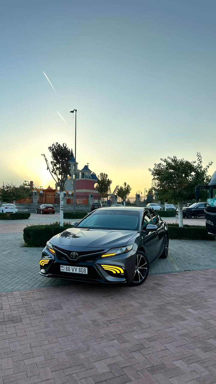 Toyota Camry V70 SE 2020