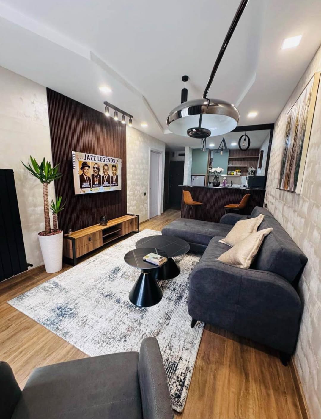 Charming rental near Metro City 1945 — 1,100$