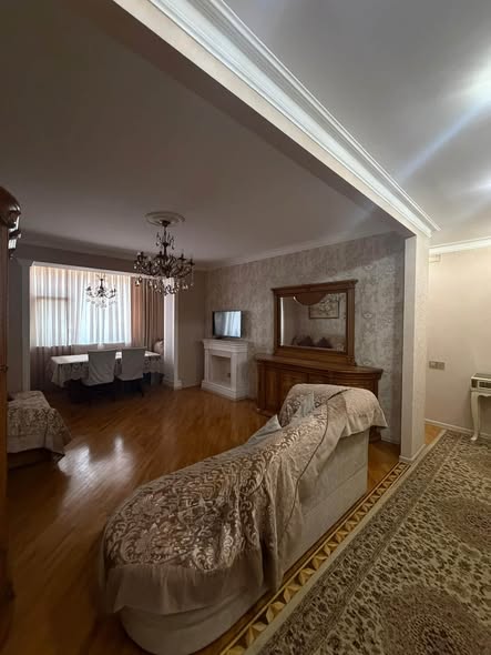 8 otaqlı mənzil satılır, Bakı — 250,000 ₼