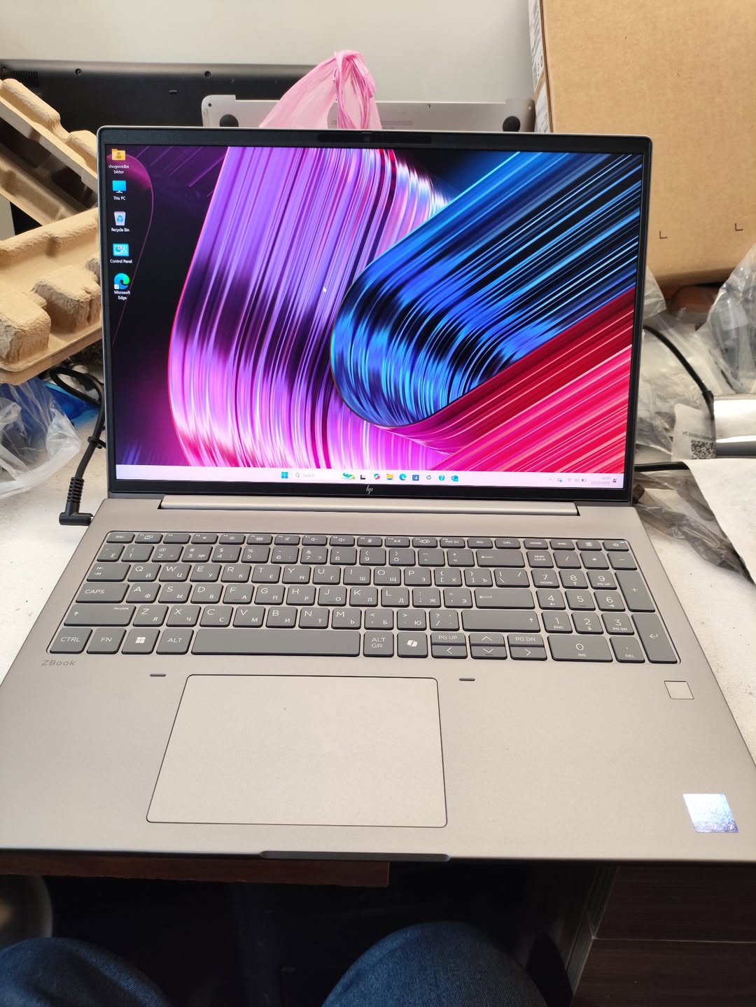 დება ახალი სათამაშო ნოუთბუქი. HP ZBOOK — 5,000₾