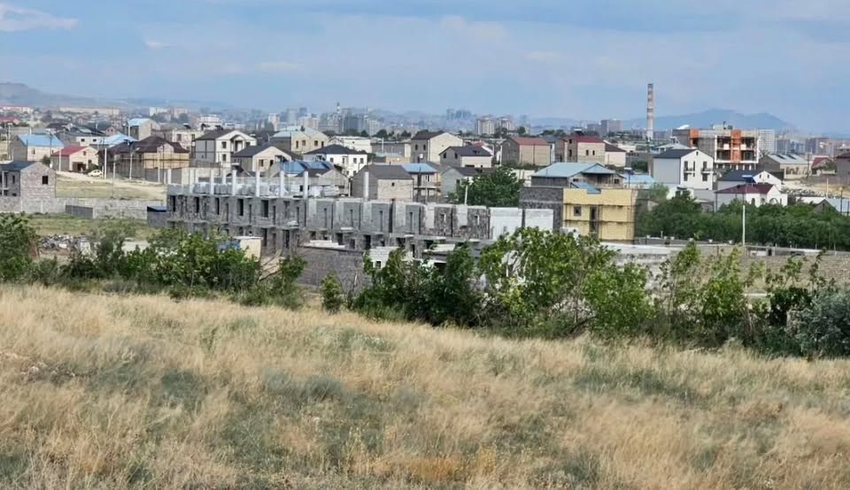 936 km land for sale in Zovuni — $100,000