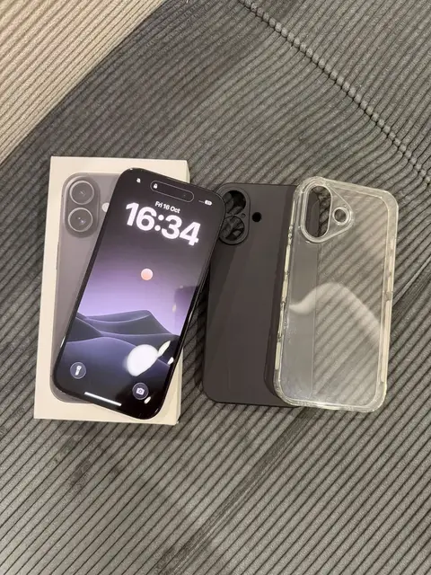 iPhone 16 128GB, ბატარეა 93%
