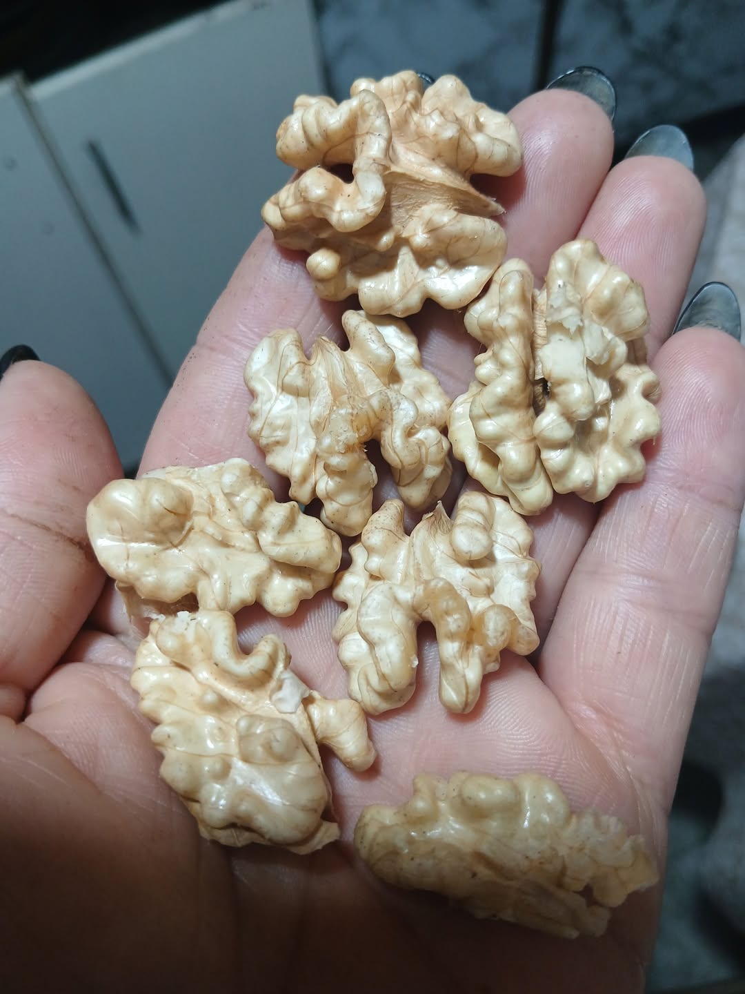 Georgian nuts are sold for 28 lari