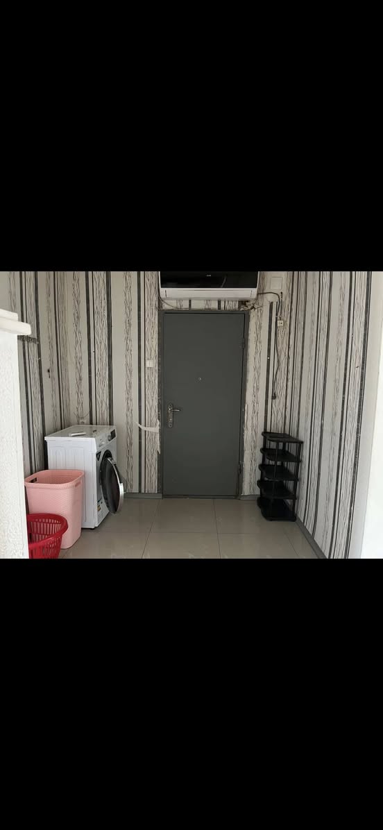 A 3-room apartment is for rent in Kutaisi. The price is 650$